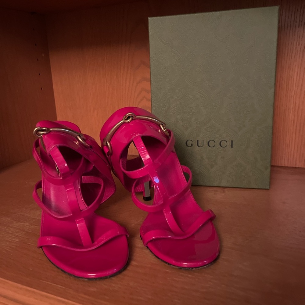 Authenthic pink gucci ursula sandals